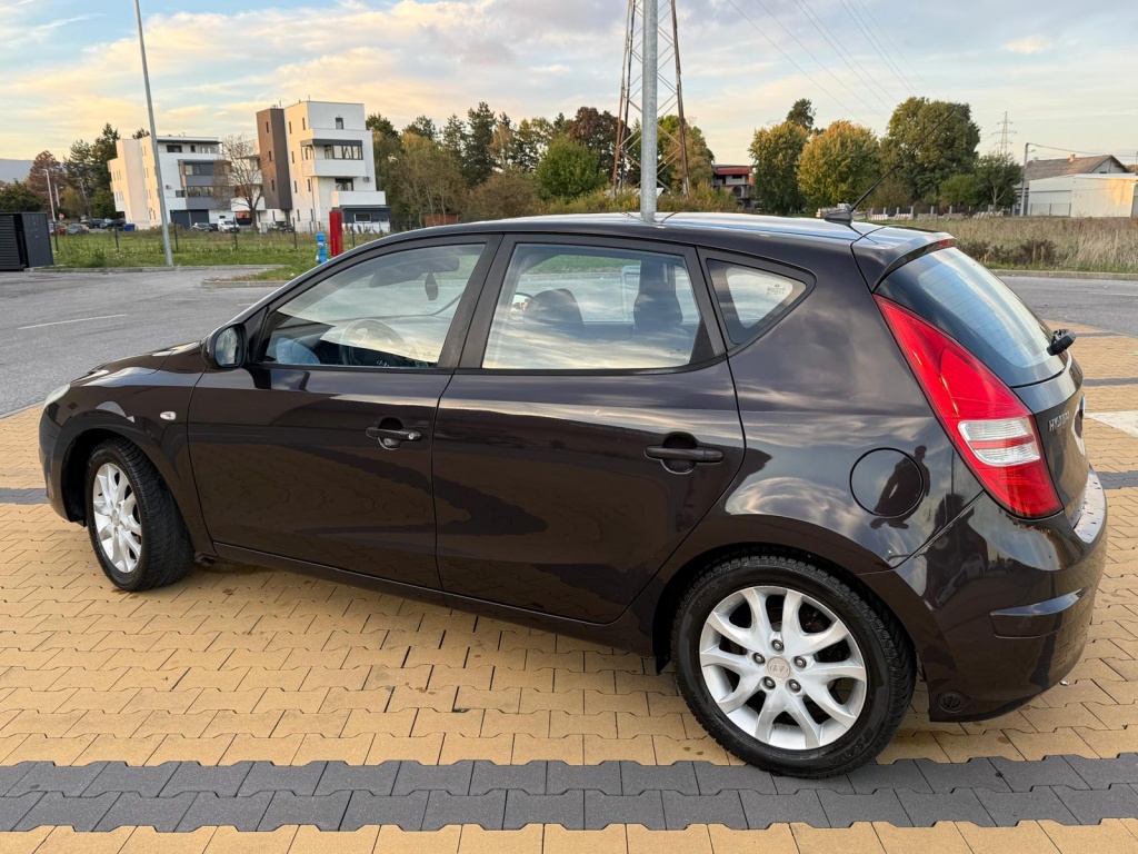 Hyundai i30 1.4 LPG, 2008g, reg do 04/26