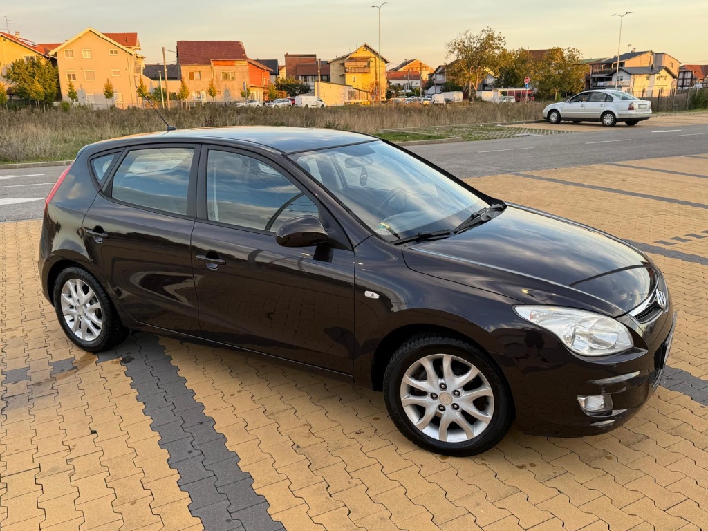 Hyundai i30 1.4 LPG, 2008g, reg do 04/26