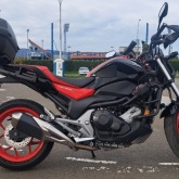 Hondu NC 750 SA, sa dodatnom opremom