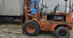 Terenski viličar Herkules diže 2.5 tone