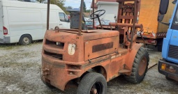 Terenski viličar Herkules diže 2.5 tone