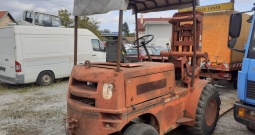 Terenski viličar Herkules diže 2.5 tone