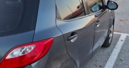 Mazda 2, 55 kw benzin reg. 08/2026