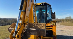 2022 JCB 3CX backhoe loader