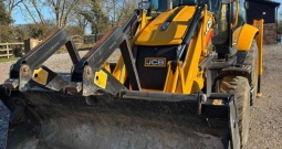 2022 JCB 3CX backhoe loader