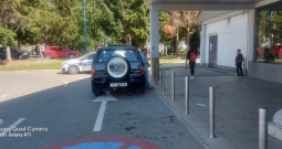 Prodajem Opel Fronteru službeni old timer