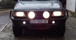 Prodajem Opel Fronteru službeni old timer