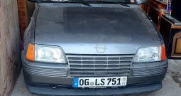 Opel Kadett 1.6i Cabrio 1989. god
