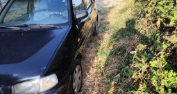 Prodajem komplet moze zamjena ili djelovi