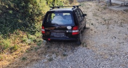 Prodajem komplet moze zamjena ili djelovi