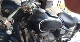 Oldtimer BMW motocikl R26