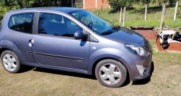 Twingo 2008,1.2 16V, prva vlasnica, zimske gume