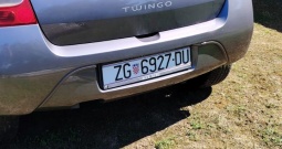 Twingo 2008,1.2 16V, prva vlasnica, zimske gume