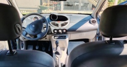 Twingo 2008,1.2 16V, prva vlasnica, zimske gume