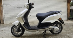 Piaggio Fly 50-2T, mod.'18., prekrasan, kao nov, reg. 1 god.,može na kartice!