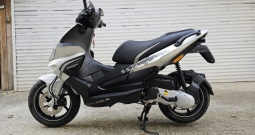 Gilera Runner 50-2T SP Special,mod.'14.,samo 2050 km,nije uvoz,kao nova,kartice!