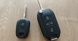 Peugeot 208 allure 1,6 73kw