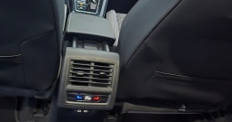 Golf 8 R Line 63400 km. Panorama. HUD ap