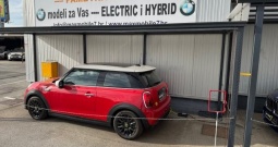 IMA SVE ! MINI Cooper SE ELECTRIC 184 ks CHILI RED Racing