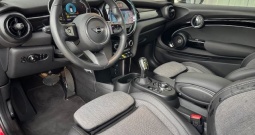 IMA SVE ! MINI Cooper SE ELECTRIC 184 ks CHILI RED Racing