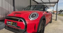 IMA SVE ! MINI Cooper SE ELECTRIC 184 ks CHILI RED Racing