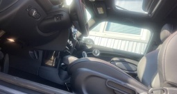 IMA SVE ! MINI Cooper SE ELECTRIC 184 ks CHILI RED Racing