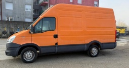 Iveco 35S17 zatvoreni kombi. God.pr. 2014