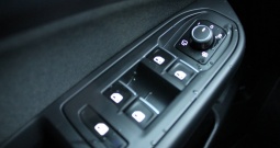 VW Golf VIII 2.0 TDi *LED, NAVIGACIJA, KAMERA*