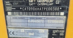 Utovarivač Cat 906. Korpa 1 m3. Godina 2009