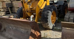 Utovarivač Liebherr L514 godina 2001 neispravan