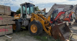 Utovarivač Liebherr L514 godina 2001 neispravan