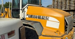 Utovarivač Liebherr L514 godina 2001 neispravan