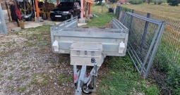 Auto prikolica dvoosovinska