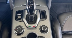 Alfa Romeo Stelvio 2,0 Turbo, Q4, Benzin