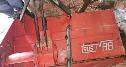 Tomo Vinković 821 s priključcima