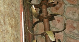 Tomo Vinković 821 s priključcima