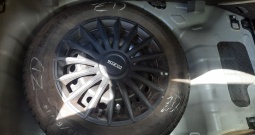 Hyundai i10 55000 km, puna oprema + ljetne gume na felgama