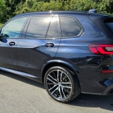 Bmw X5 xdrive30d, 2xm paket, reg 2/26, koža, 360kamere, adaptive, alu22, u pdv-u