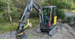 2020 Bager Volvo EC20E + transportna prikolica