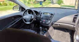 Prodajem kia ceed 1.6 u odličnom stanju za svoje godine.