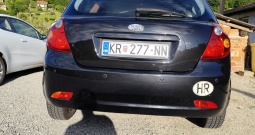 Prodajem kia ceed 1.6 u odličnom stanju za svoje godine.
