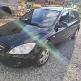 Prodajem kia ceed 1.6 u odličnom stanju za svoje godine.