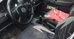 Volkswagen Polo 1.2 Benzin - 2004. God. - Registriran do 08/2026!
