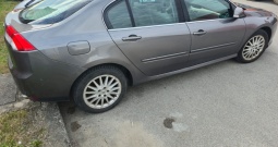 Registrirana limuzina, kemijski sređena, tehnički i servisno pedantno