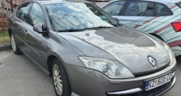 Registrirana limuzina, kemijski sređena, tehnički i servisno pedantno