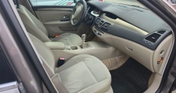 Registrirana limuzina, kemijski sređena, tehnički i servisno pedantno