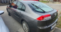 Registrirana limuzina, kemijski sređena, tehnički i servisno pedantno