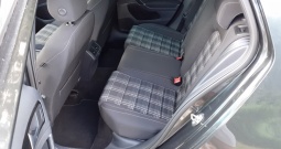 Golf 7 2.0 GTD panorama, xenon, keyless, navigacia