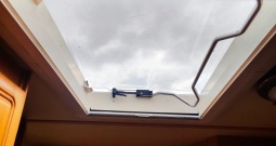 Kamp prikolica FEND 5,5 m, 2000 g.