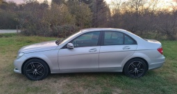 Mercedes c 180 cdi automatik u odličnom stanju-garancija-kartice